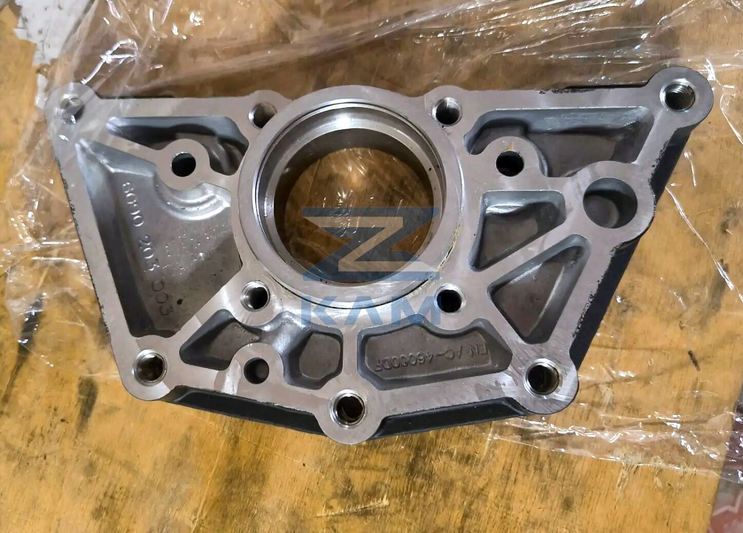 Крышка АКПП ZF c отверствием под КОМ на 12TX 2620, 2210, 2820 Traxon / ZF